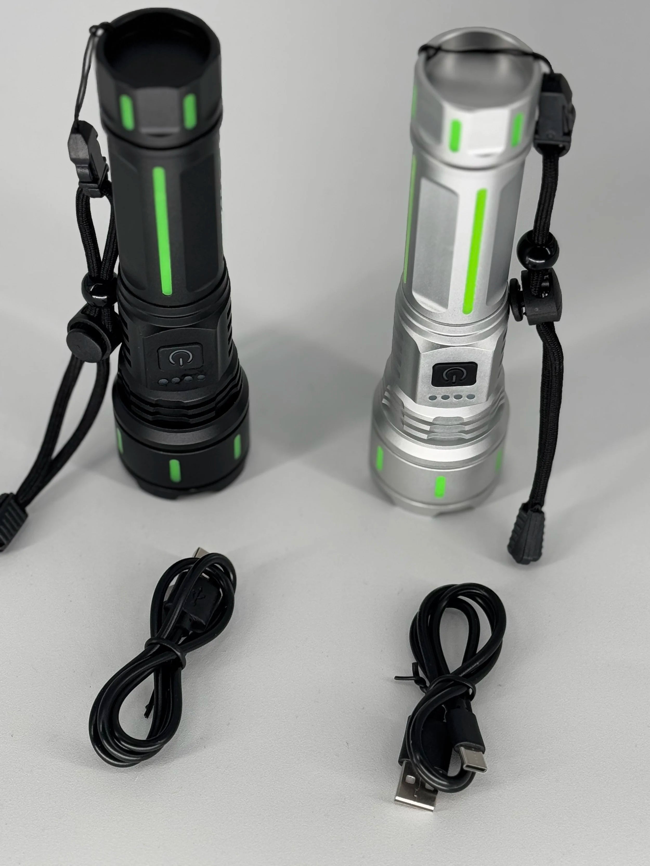 SUPER  BRIGHT FLASHLIGHT -Long-lasting battery