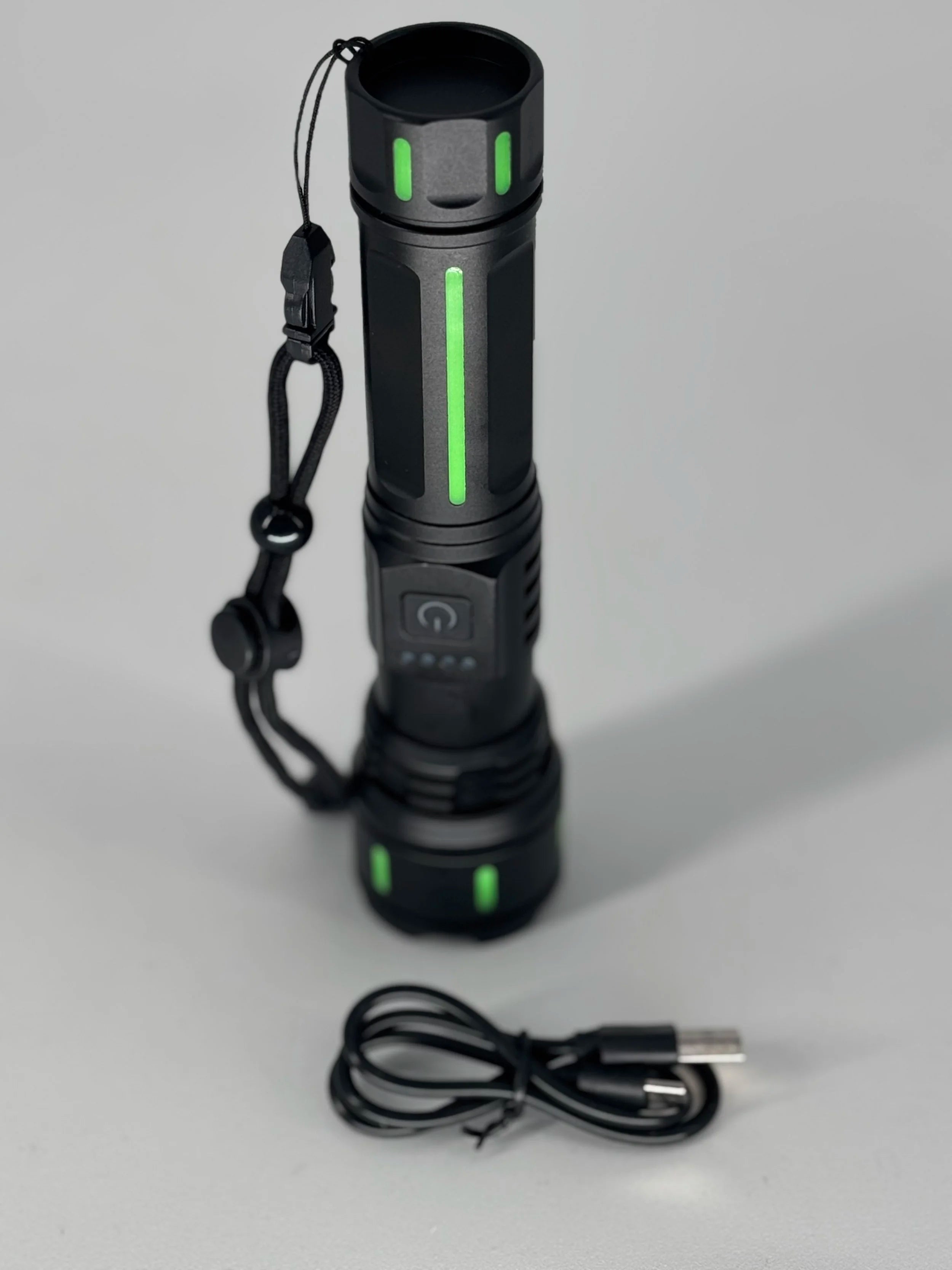 SUPER  BRIGHT FLASHLIGHT -Long-lasting battery